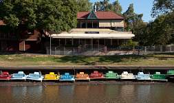 Jolleys Boathouse